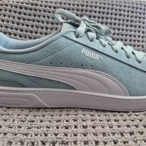 PUMA Women's Sneakers - Soft Blue and White